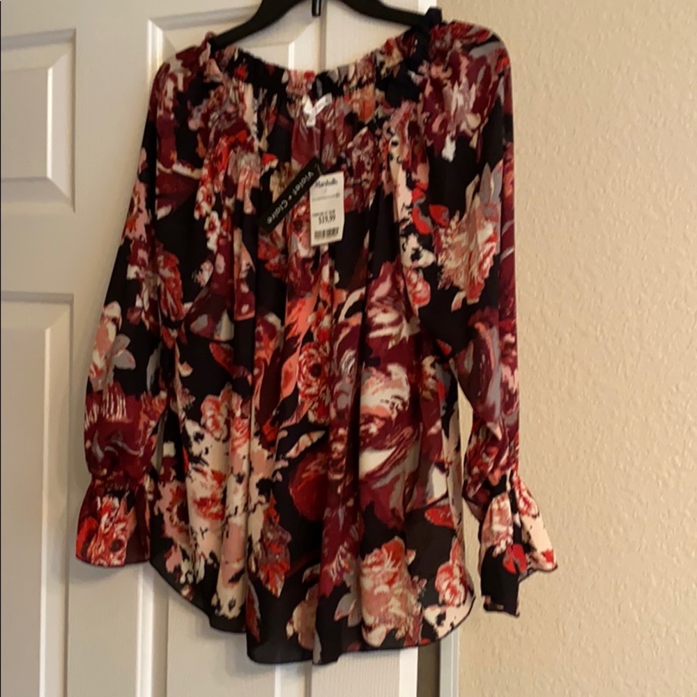 Violet+Claire Sz M Blouse Multi Red/Blk/Wht Floral